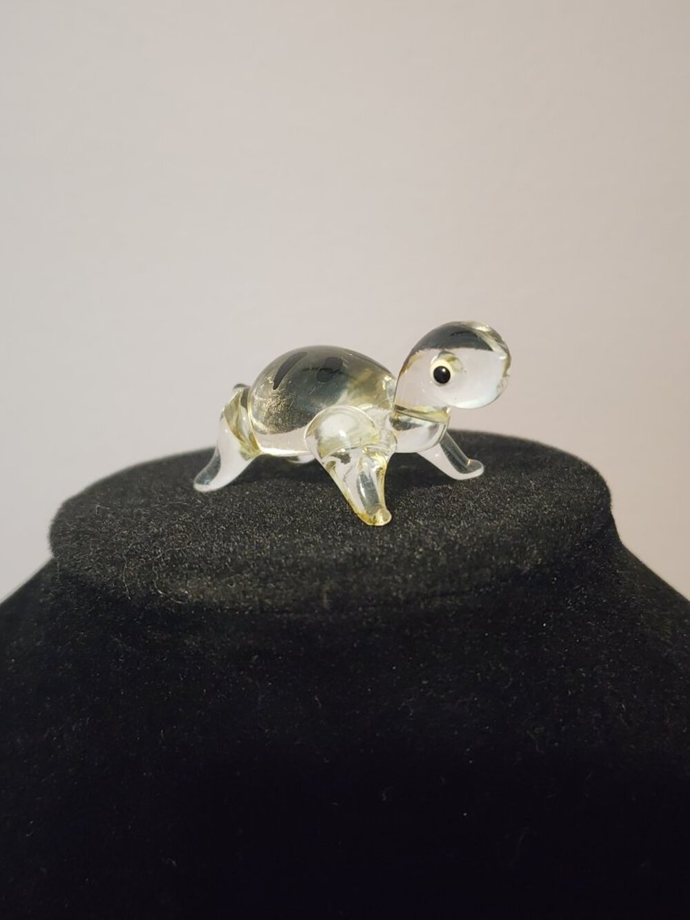 Small Glass Turtle with Black Shell Design - Picture 2 of 8